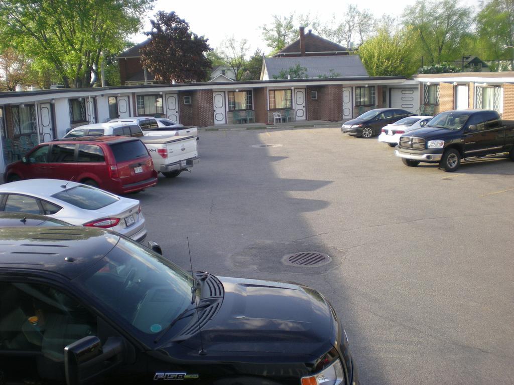 Motel Seigneurie De Vaudreuil Екстер'єр фото