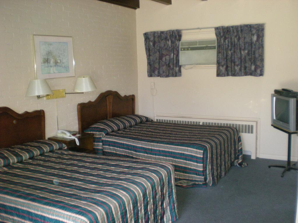 Motel Seigneurie De Vaudreuil Екстер'єр фото