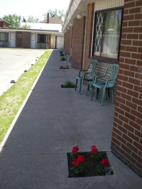Motel Seigneurie De Vaudreuil Екстер'єр фото